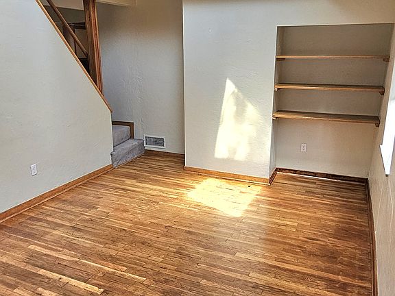 4th image of 170 Hickory St #1