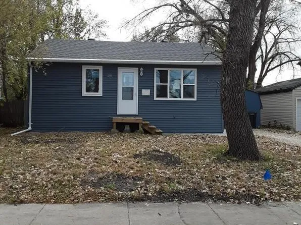 209 1st Ave E, West Fargo, ND 58078