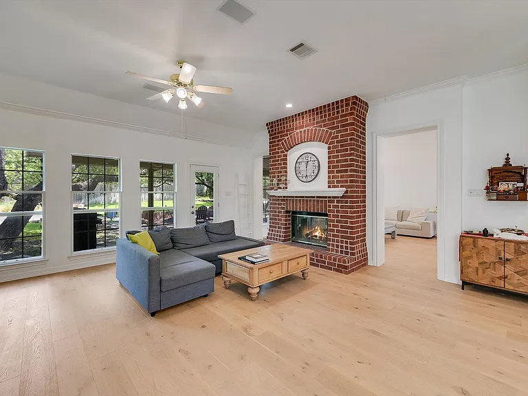 2404 Cliffs Edge Dr — Photo 7