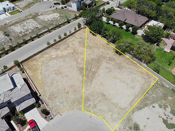 2nd image of 5033 Jardines Pl