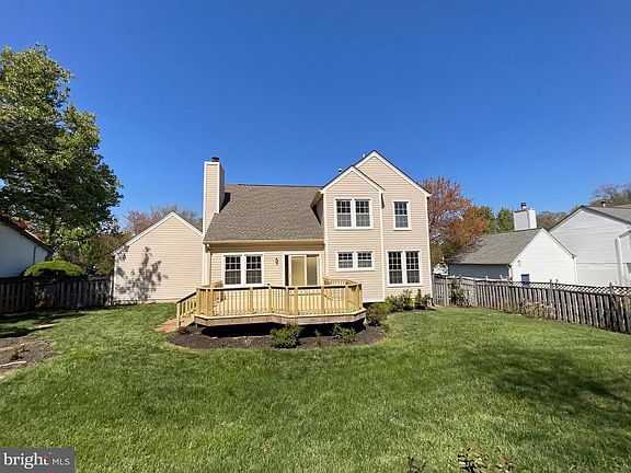 5th image of 13907 Castle Ct