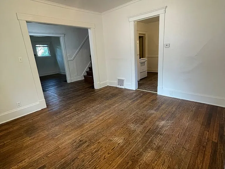 1116 Packard St — Photo 10