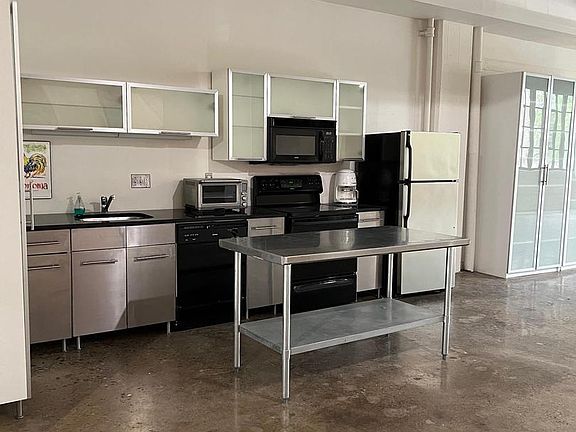4th image of 20 N 3rd St Ste 302