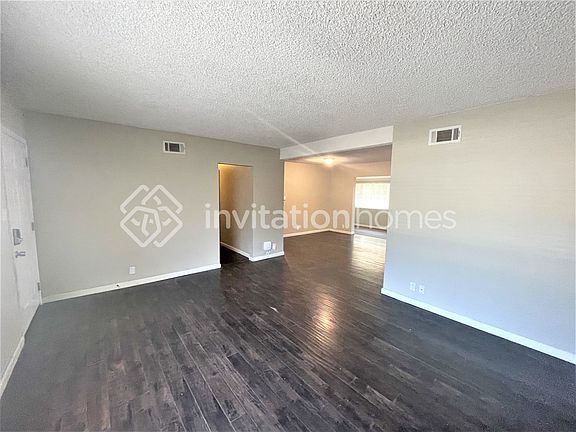 3rd image of 11137 Parr Ave