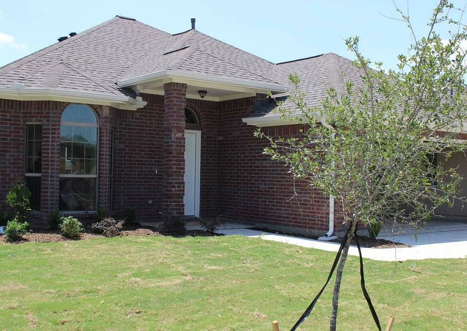 1st image of 424 Windridge Dr