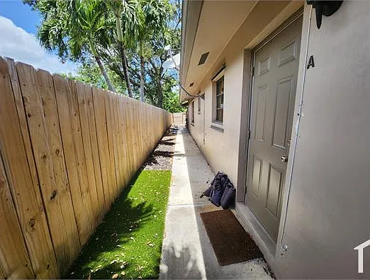 511 SW 15th St #A — Photo 15