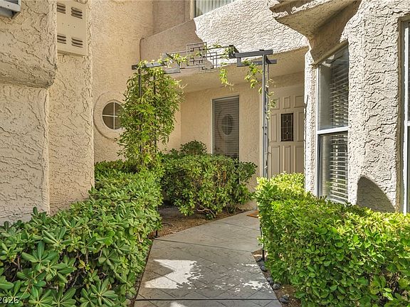 4th image of 6954 Emerald Springs Ln