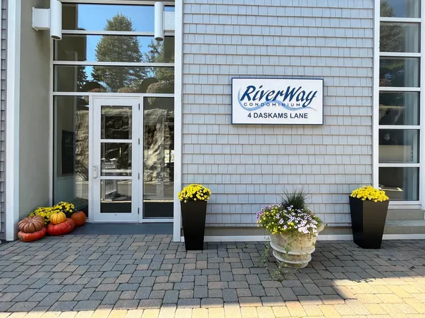 4 Daskams Ln Unit 306, Norwalk, CT 06851