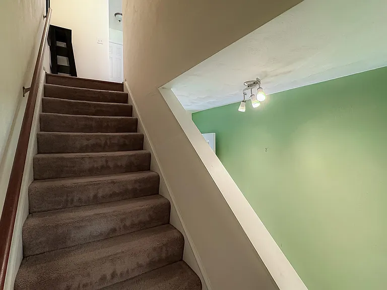 519 W 20th St #302 — Photo 31