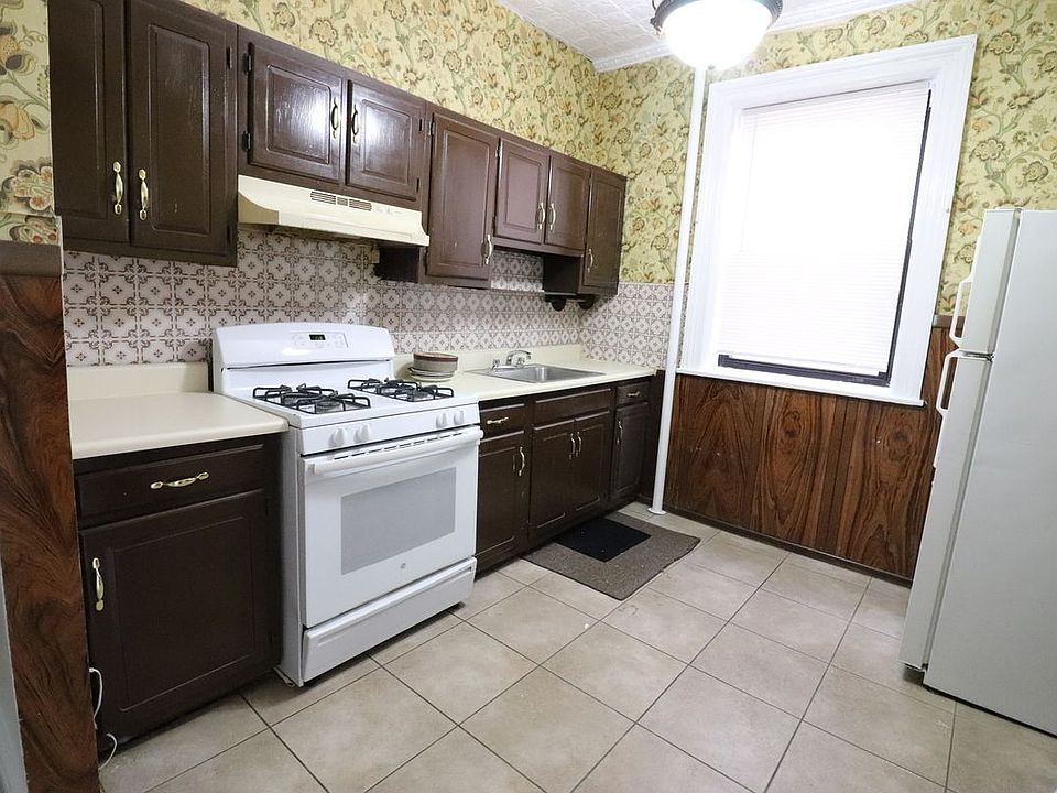 1st image of 3130 30th St APT 3A