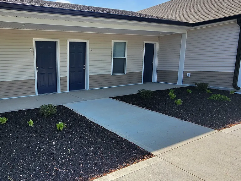400 Jessie Dr — Photo 9