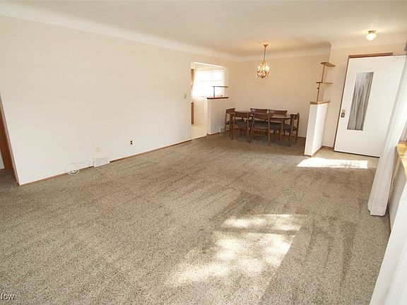 5th image of 29329 Beechwood Dr