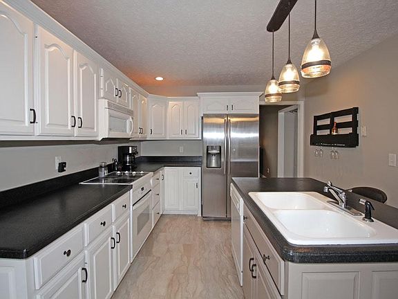 5th image of 1002 Washington Dr