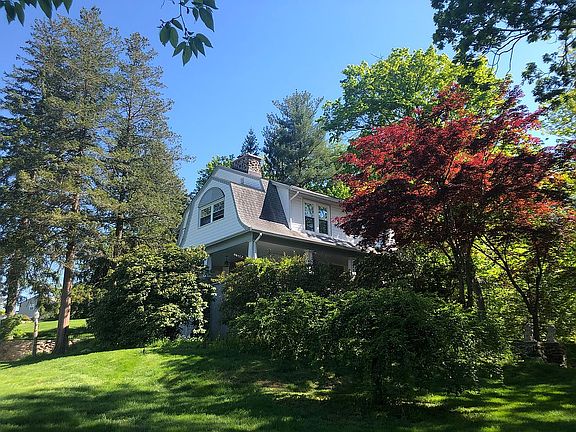 Farmington Ave & Gin Still L