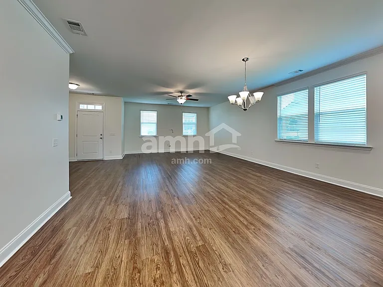 210 Parkside Blvd — Photo 6