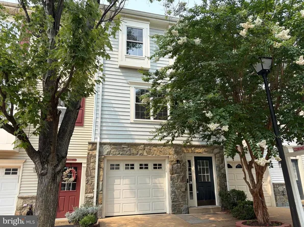 3845 Watkins Mill Dr, Alexandria, VA 22304