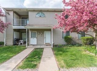 735 Clubhouse Dr, Ypsilanti, MI