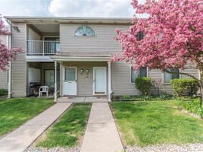 735 Clubhouse Dr, Ypsilanti, MI, 48197