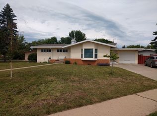 616 19th Ave SW, Minot, ND 58701
