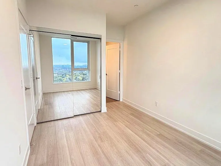 60 Central Park Dr #Penthouse 02 — Photo 7