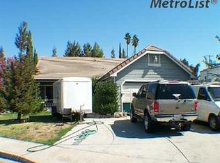 444 S Reinway Ave, Waterford, CA 95386