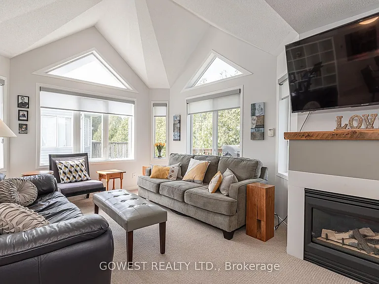 32 Valleymede Ct — Photo 8