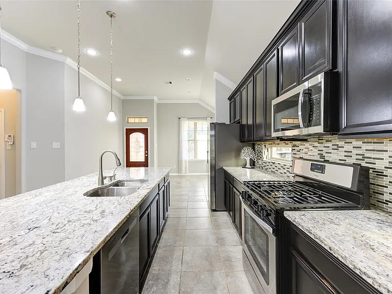 5314 Silver Ledge Dr — Photo 11