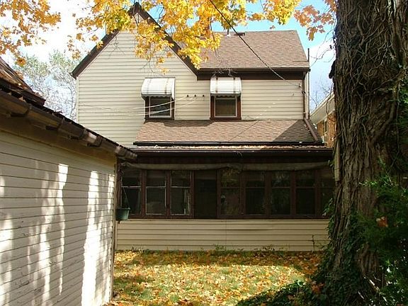 4th image of 2033 Elsmere Ave
