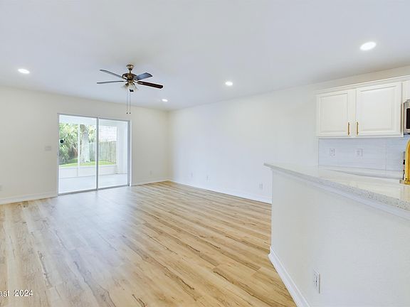 5th image of 2237 Deercroft Dr