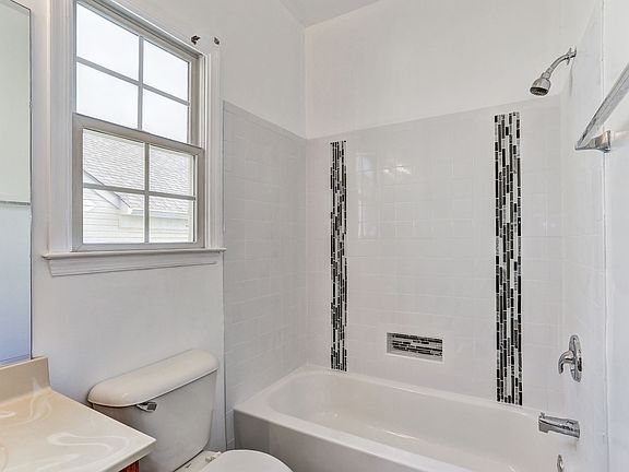 3rd image of 6812 Winthrop Ct