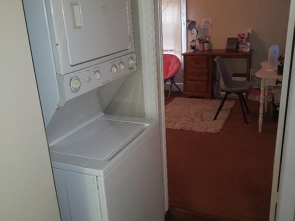 5th image of 343 Savannah Ave #B