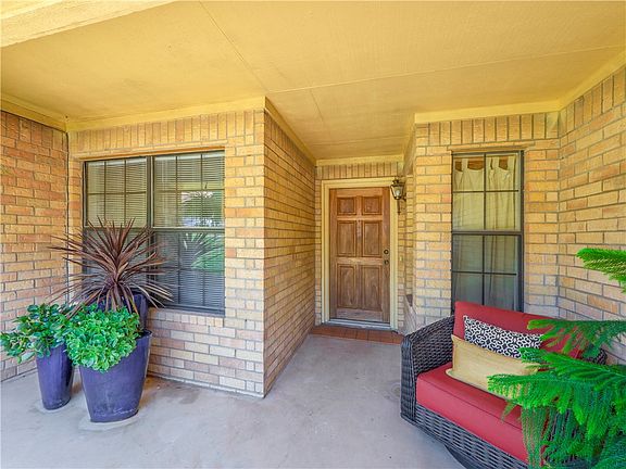 3rd image of 704 Valley Meadow Dr