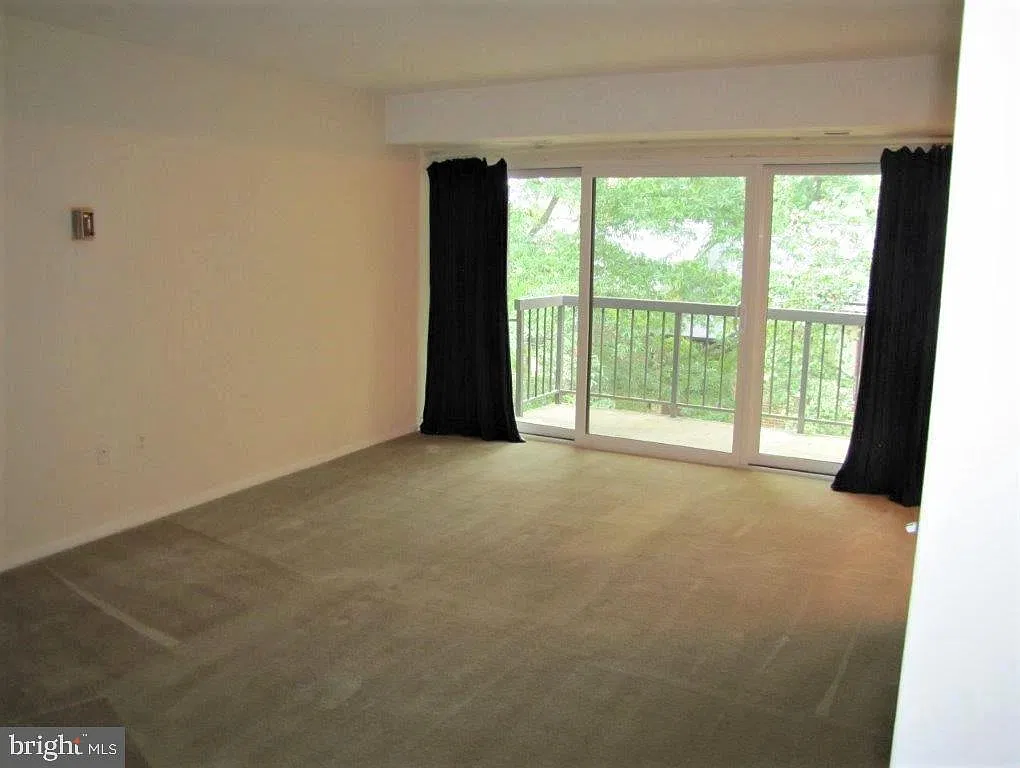 2 bed, 1.5 bath, 1081 sqft, $2,100 — Photo 3