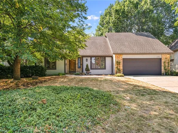 11742 Gillette St, Overland Park, KS 66210