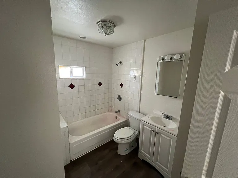 3202 Baylor St — Photo 15