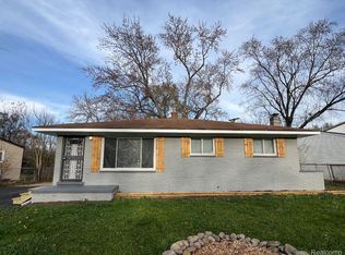6038 Natchez Dr, Mount Morris, MI 48458