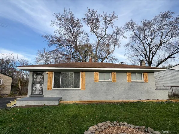 6038 Natchez Dr, Mount Morris, MI 48458