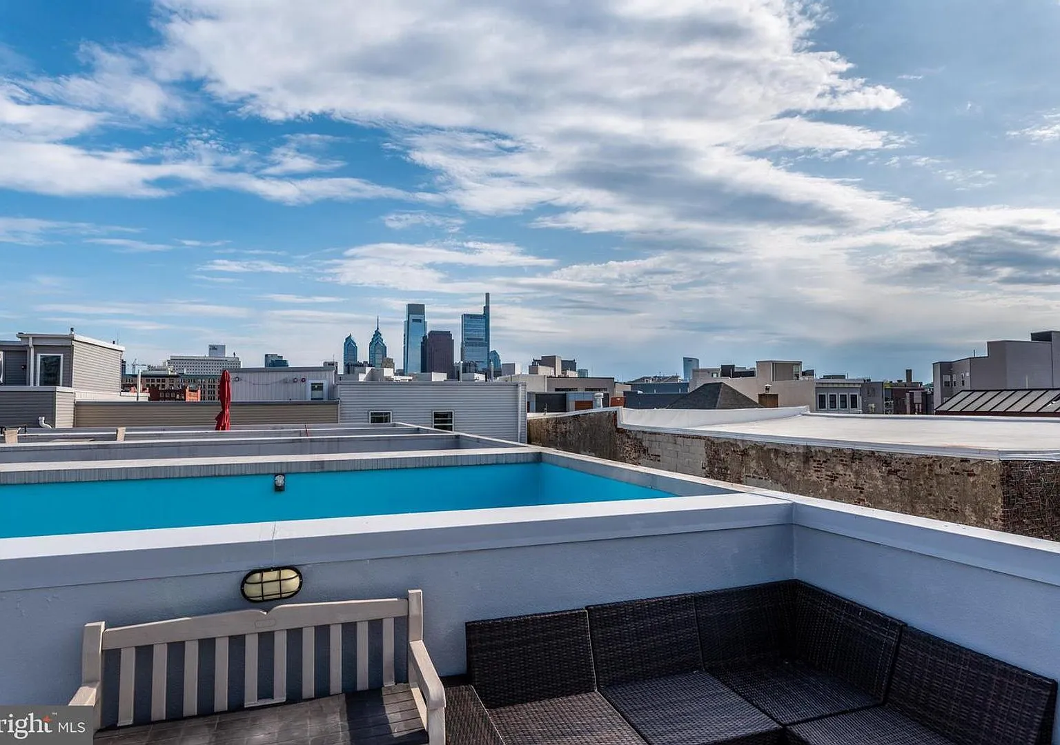 Beautiful Condo with Amazing Roof Top Deck — Photo 2