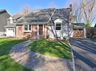 343 Downs St, Ridgewood, NJ 07450
