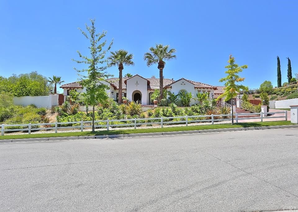 1st image of 907 Sunset Hills Ln