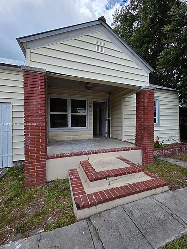 315 NW 53rd St Photo 1