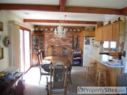4th image of 1405 Hillcrest Dr