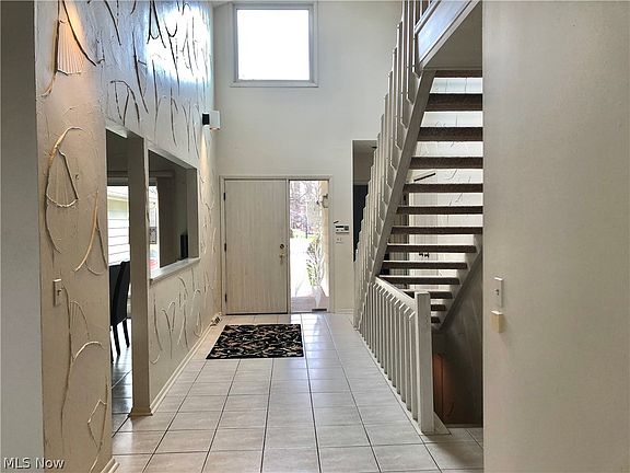 2nd image of 28799 Orangewood Dr