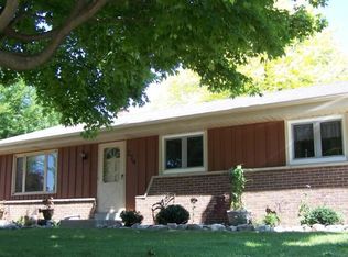 274 S Regis Rd, Saukville, WI 53080