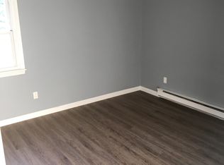 21 Taylor St #2, Holyoke, MA 01040