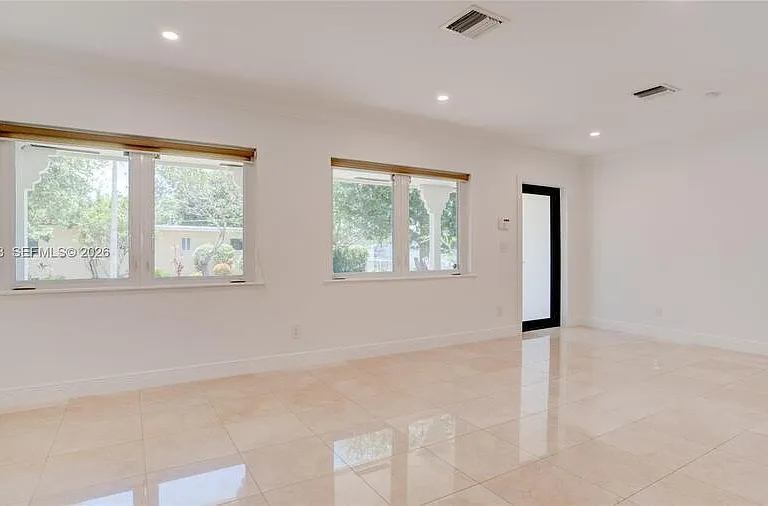 500 SW 51st Ct #1 — Photo 16