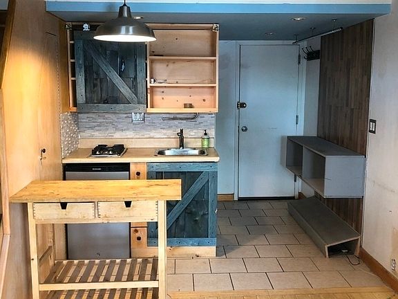 5th image of 140 W 15th St APT 1B