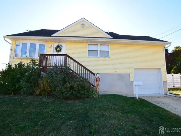 6 Dibling St, Union Beach, NJ 07735