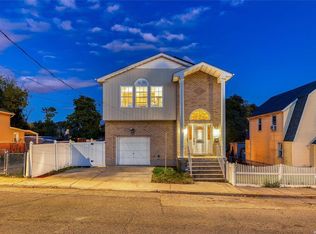 250 Holland Ave, Elmont, NY 11003