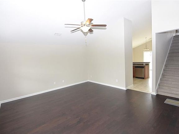 2nd image of 113 Harvest Grove Ln